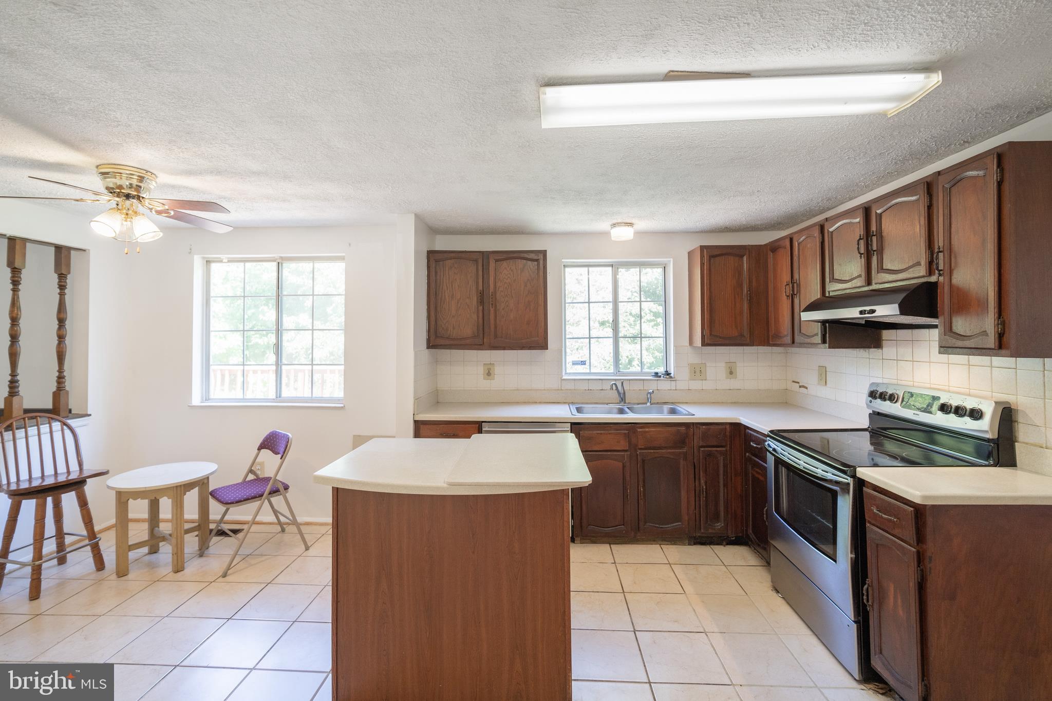 9120 Briarchip Street Laurel, MD 20708 - Photo 18 of 43 eat in kitchen
