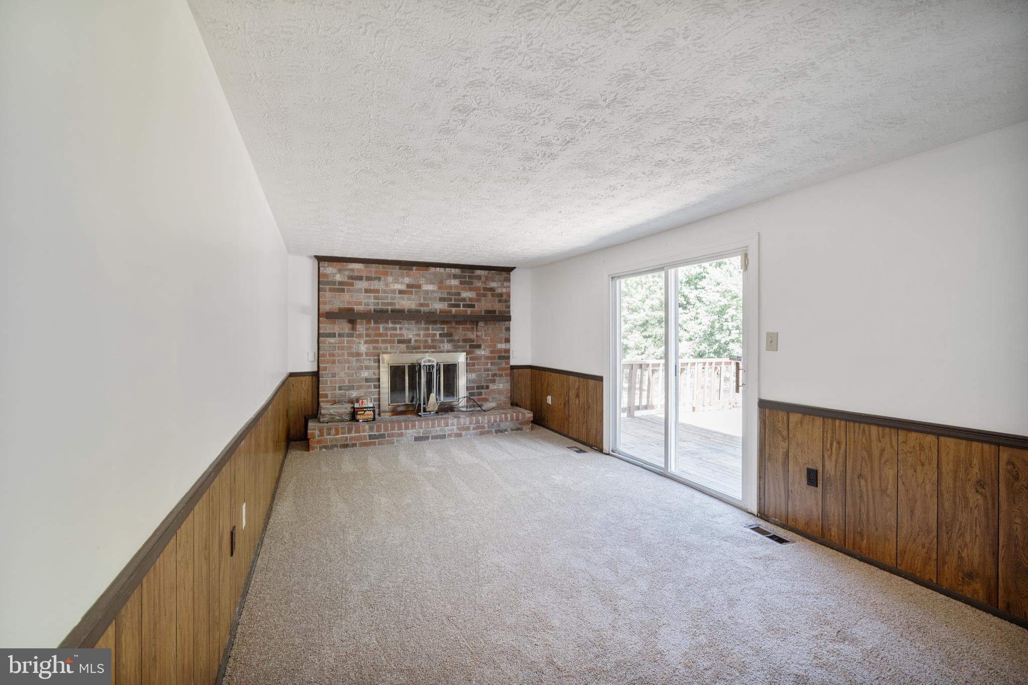 9120 Briarchip Street Laurel, MD 20708 - Photo 22 of 43 family room