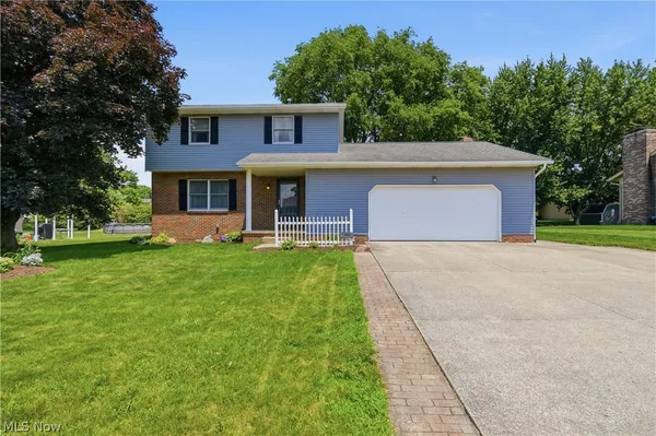 $299,000 | 1749 Cove Street Northwest, Uniontown, OH 44685
