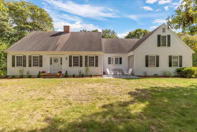 $1,195,500 | 31 Duck Pond Road, Dennis, MA 02660