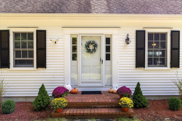 $1,195,500 | 31 Duck Pond Road, Dennis, MA 02660