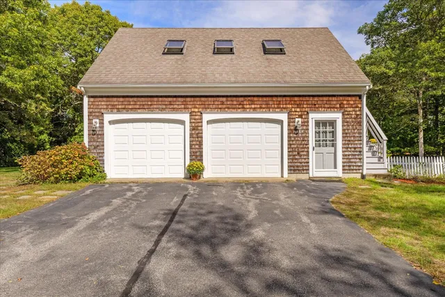 $1,195,500 | 31 Duck Pond Road, Dennis, MA 02660