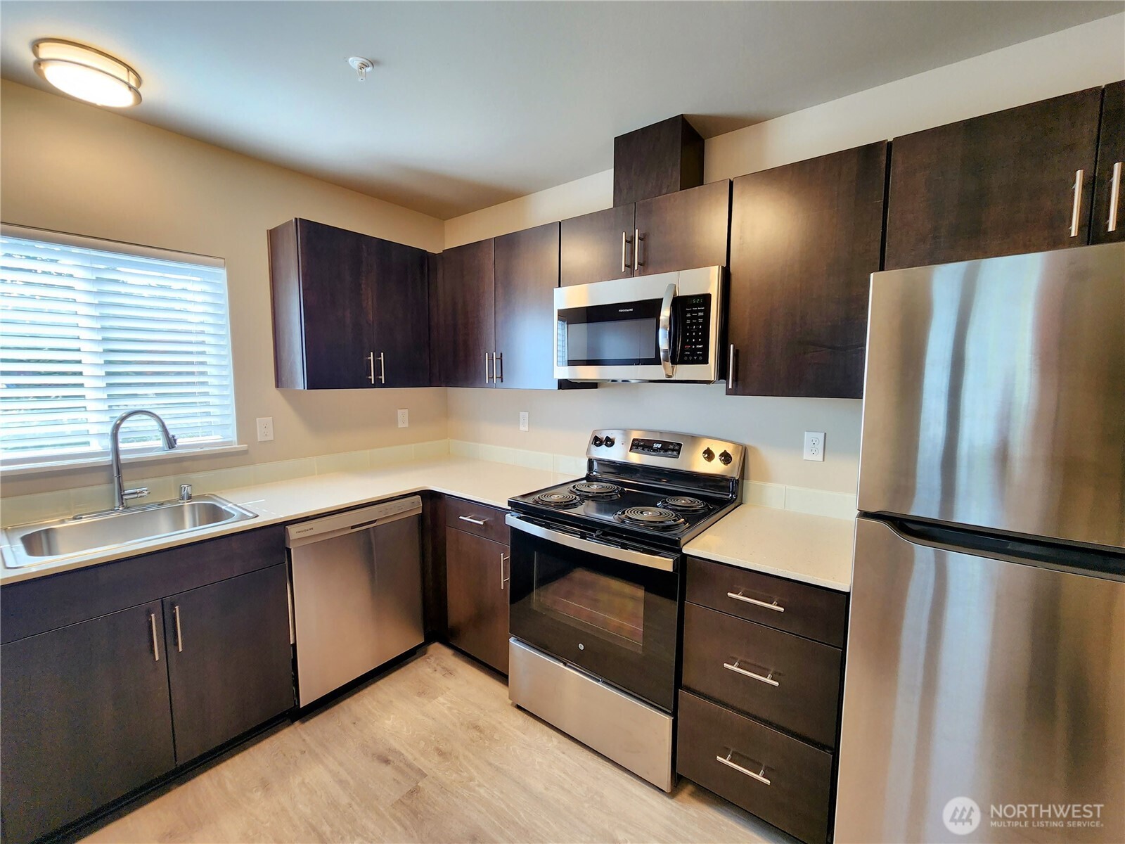 1039 Cedar Avenue, Unit 101 Marysville, WA 98270 - Photo 11 of 18