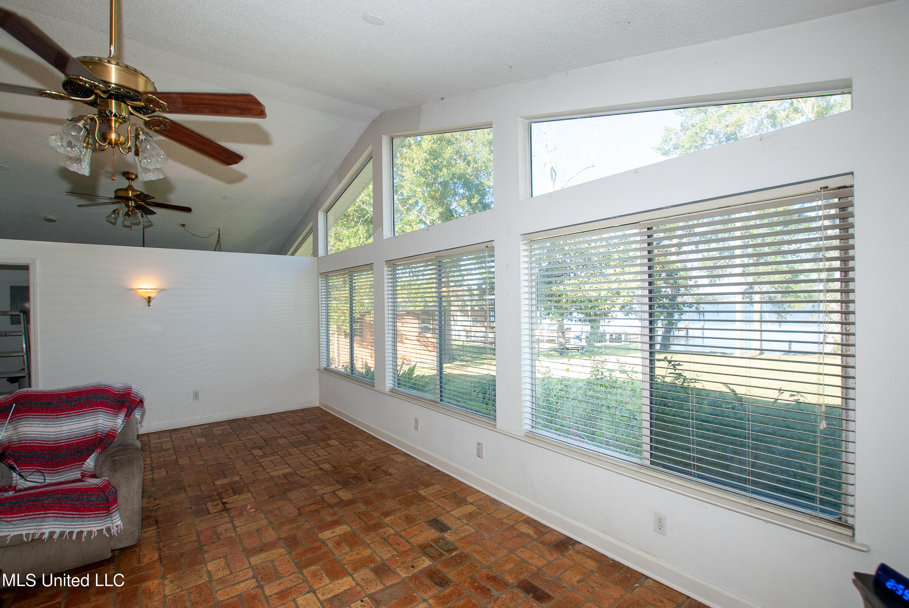 5200 Myrtle Street Moss Point, MS 39563 - Photo 11 of 21 DSC_0042