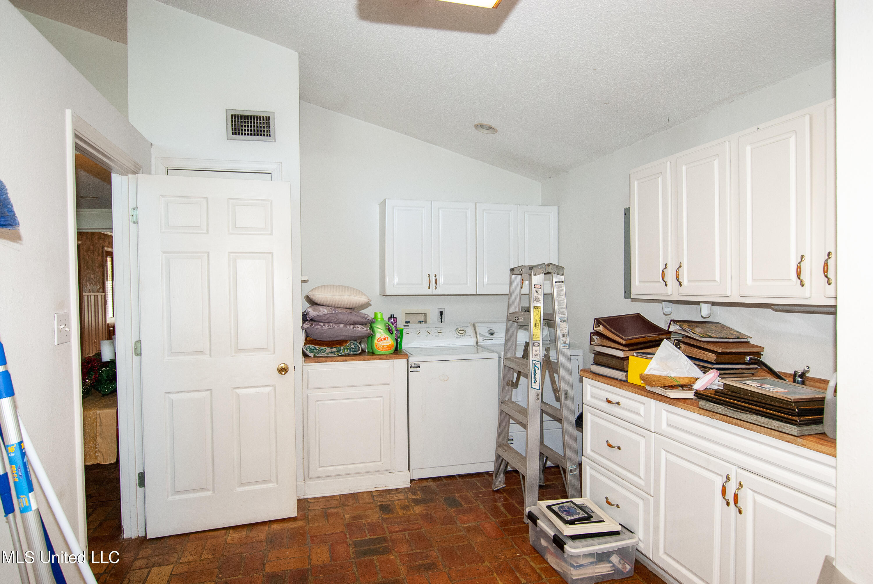 5200 Myrtle Street Moss Point, MS 39563 - Photo 13 of 21 DSC_0048