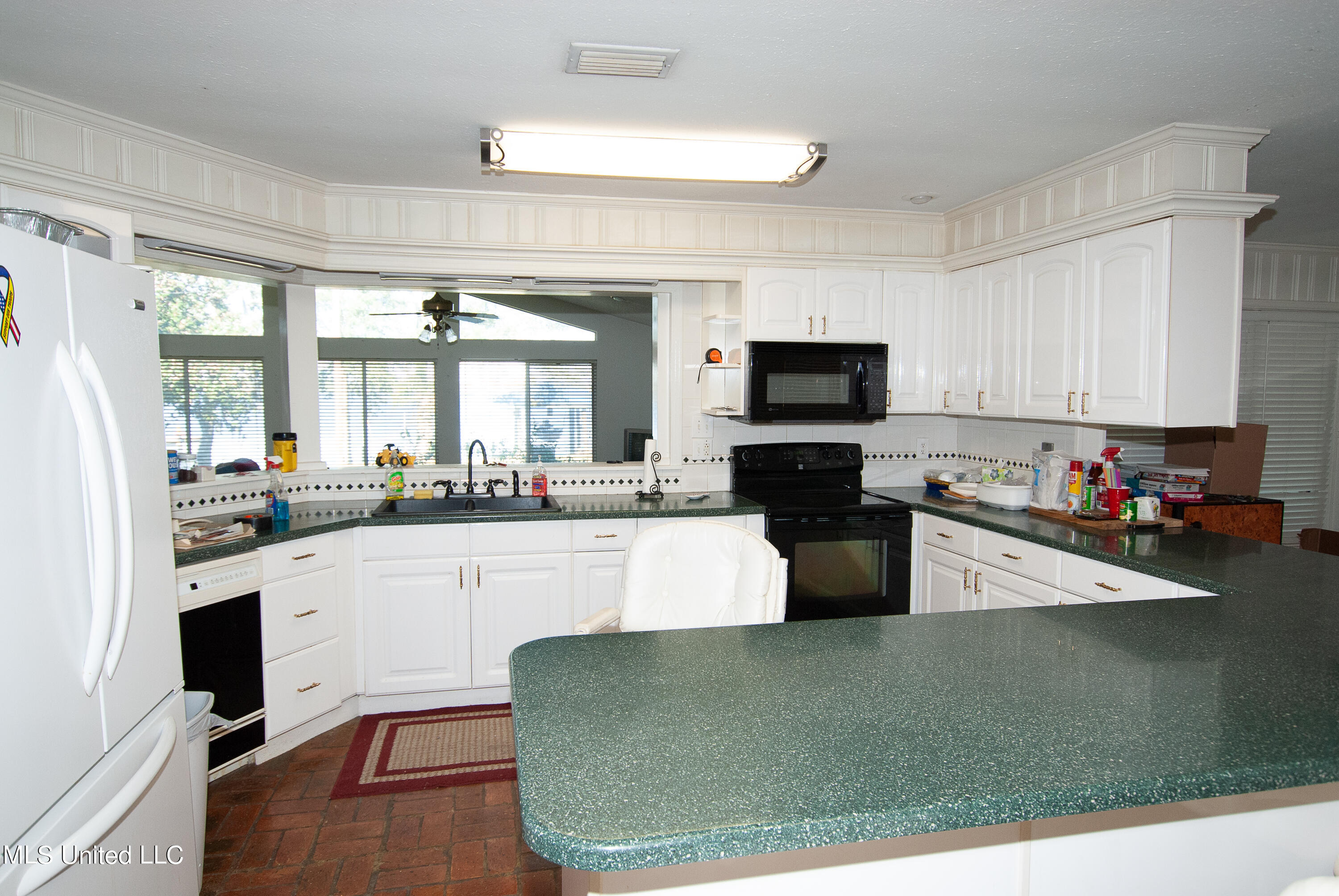 5200 Myrtle Street Moss Point, MS 39563 - Photo 8 of 21 DSC_0035