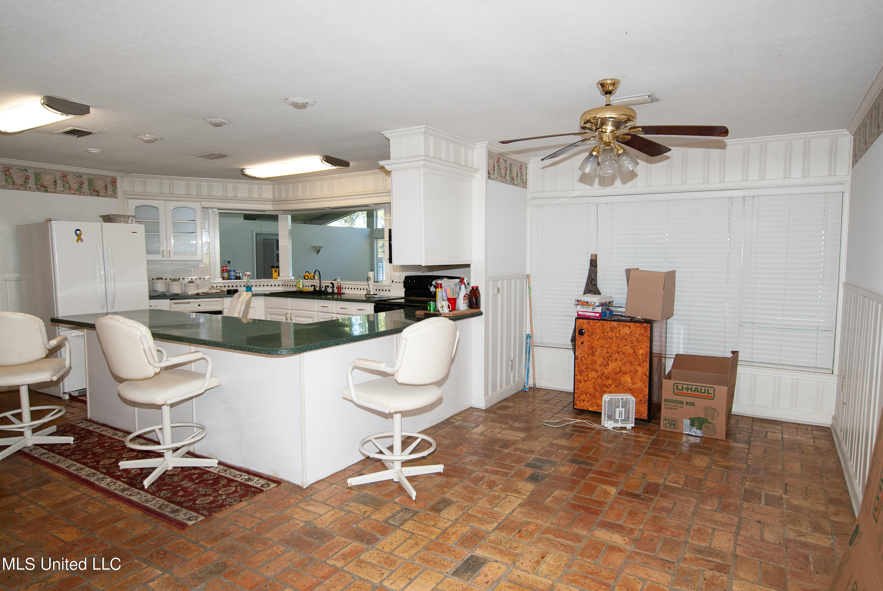 5200 Myrtle Street Moss Point, MS 39563 - Photo 9 of 21 DSC_0036