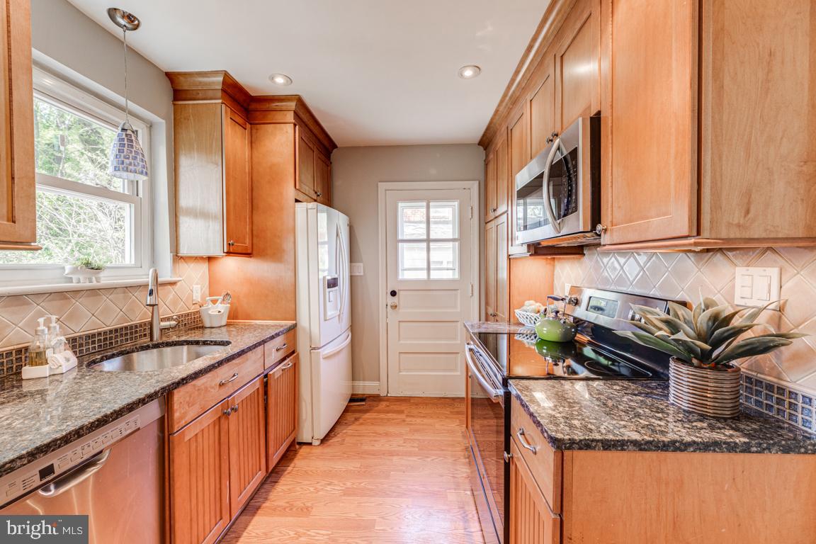 1016 Stirling Road Silver Spring, MD 20901 - Photo 9 of 26