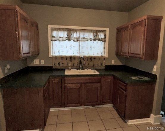 110 Chippewa Road Pontiac, MI 48341 - Photo 8 of 26