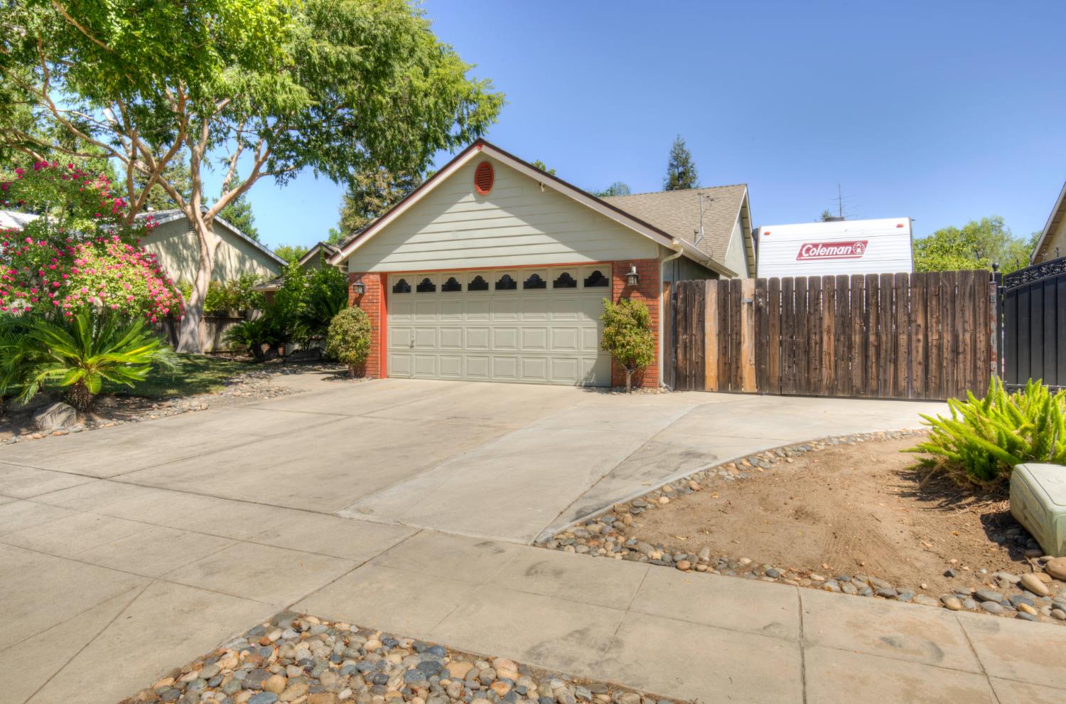 265 Decatur Avenue Clovis, CA 93611 - Photo 4 of 41