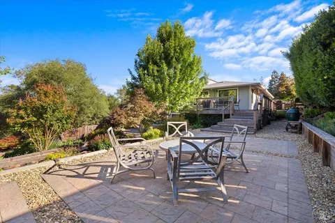 $1,565,000 | 3224 Cobblestone Drive, Santa Rosa, CA 95404