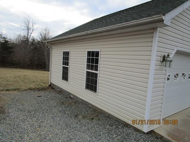 1016 Cinnamon Ridge Road Moneta, VA 24121 - Photo 18 of 22 side of garage