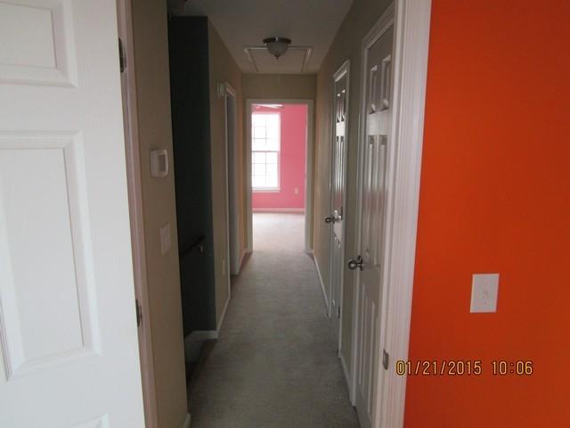 1016 Cinnamon Ridge Road Moneta, VA 24121 - Photo 20 of 22 upper hallway