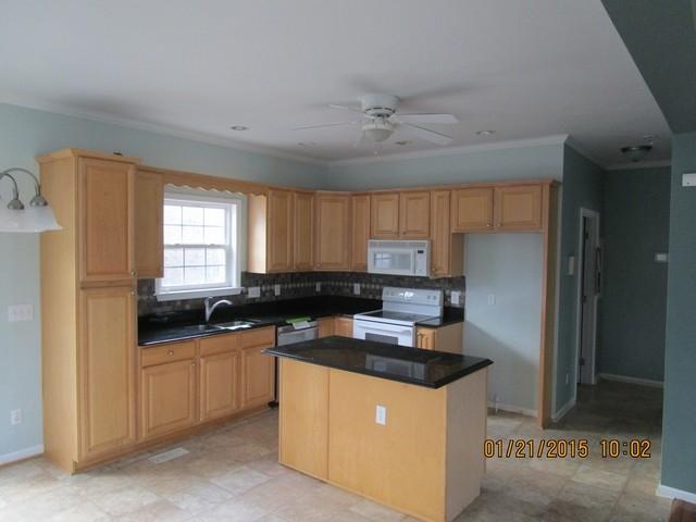1016 Cinnamon Ridge Road Moneta, VA 24121 - Photo 7 of 22 kitchen
