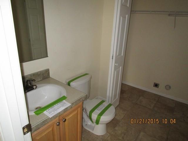 1016 Cinnamon Ridge Road Moneta, VA 24121 - Photo 9 of 22 hall bath