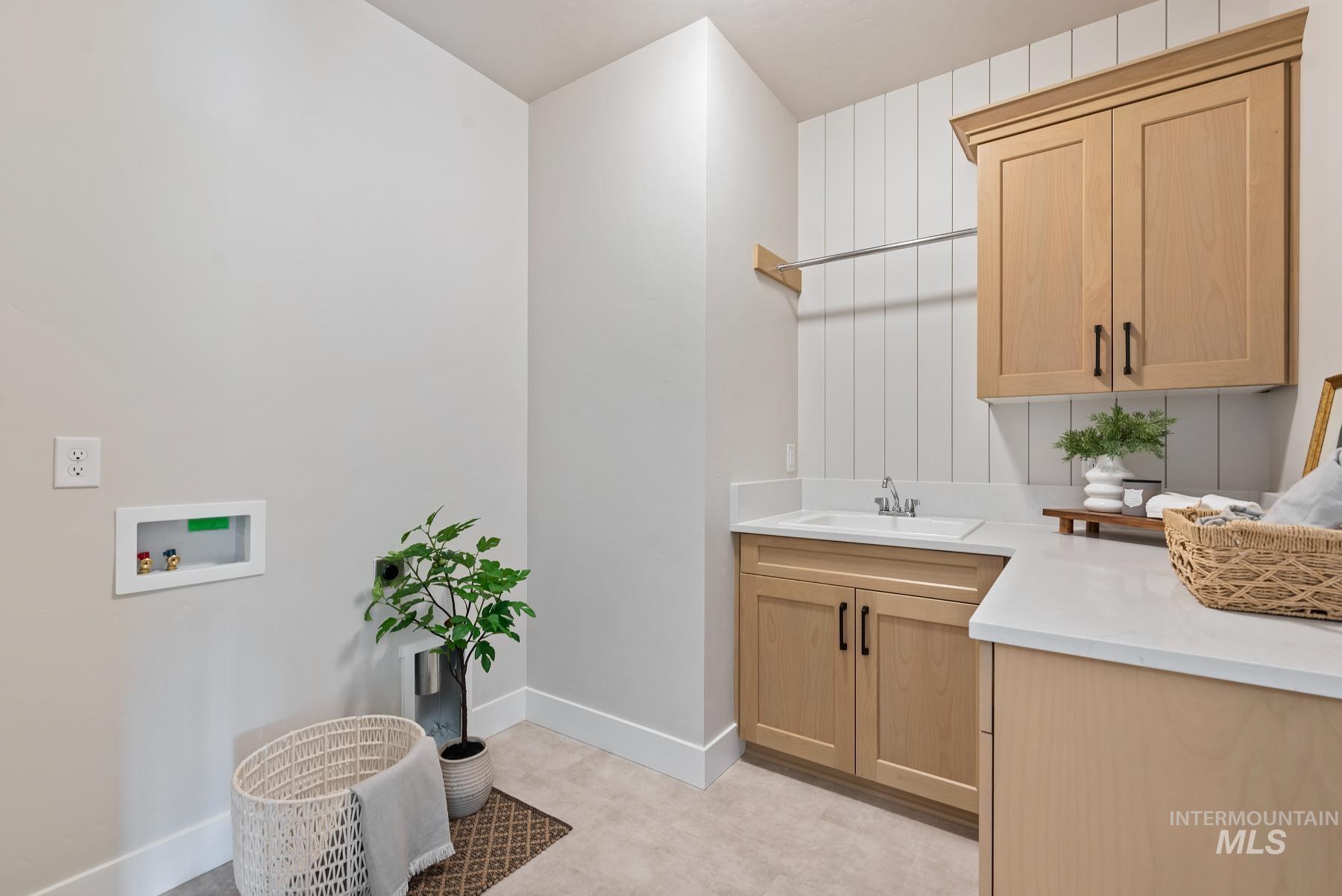 8410 West Graye Street, Unit ALPINE Meridian, ID 83646 - Photo 26 of 45 Spacious room featuring wood-finish flooring and white baseboards
