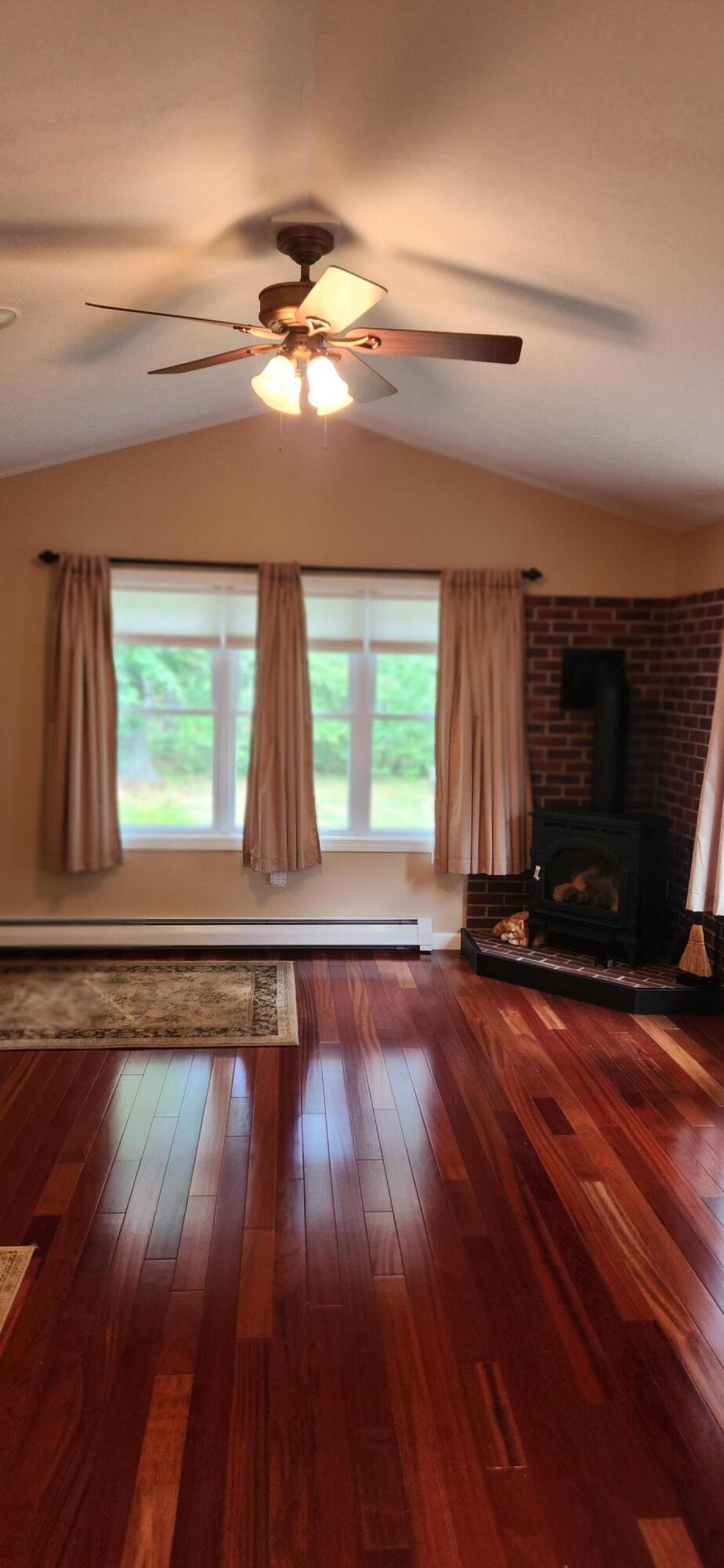 37 Summit Road Gray, ME 04039 - Photo 18 of 30 Summit livingroom