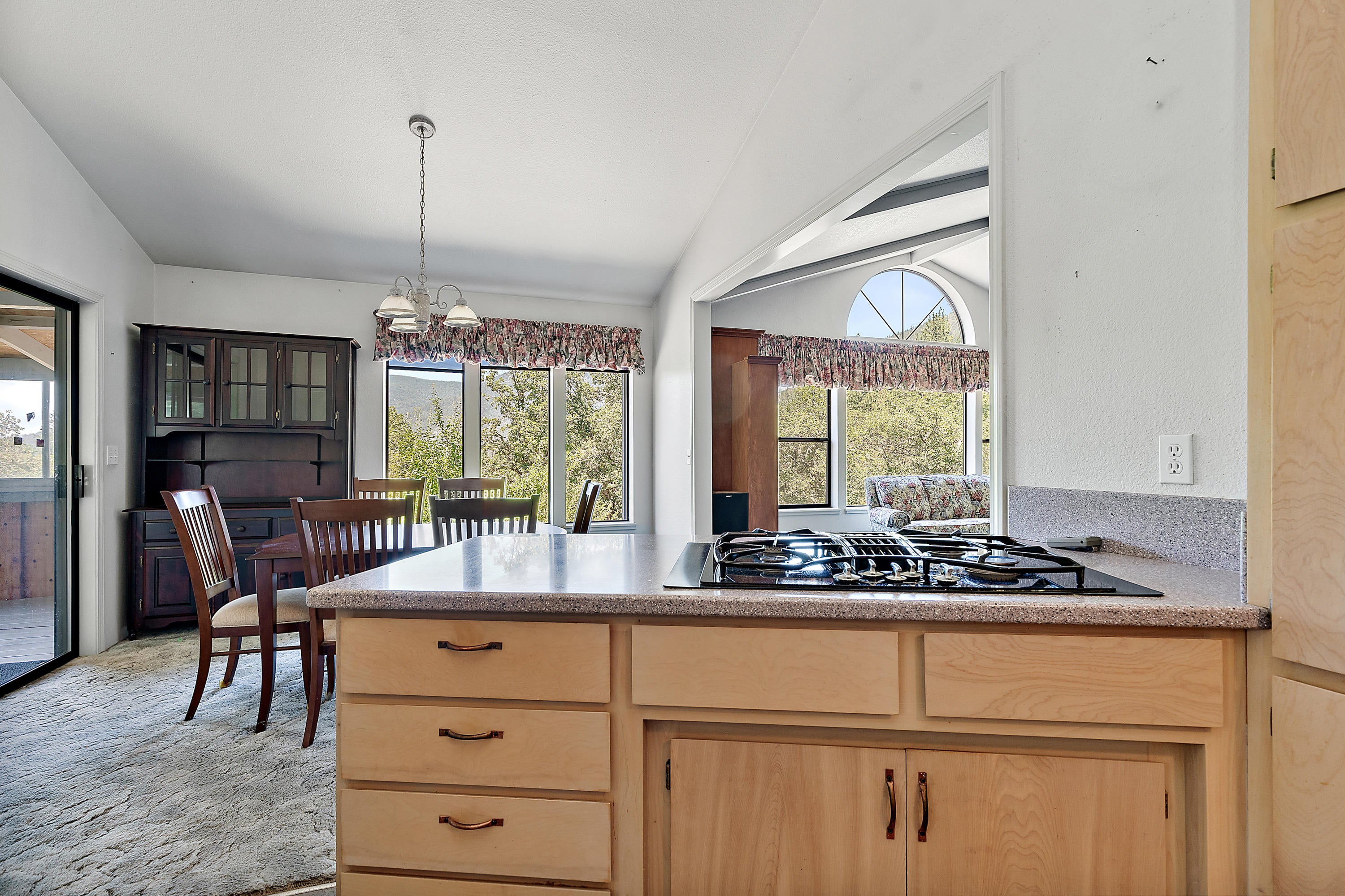 1194 Granite Hill Road Grants Pass, OR 97526 - Photo 24 of 60 K