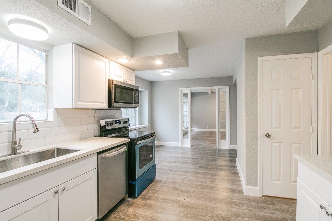 6106 Morningcrest Court Spring, TX 77389 - Photo 8 of 39