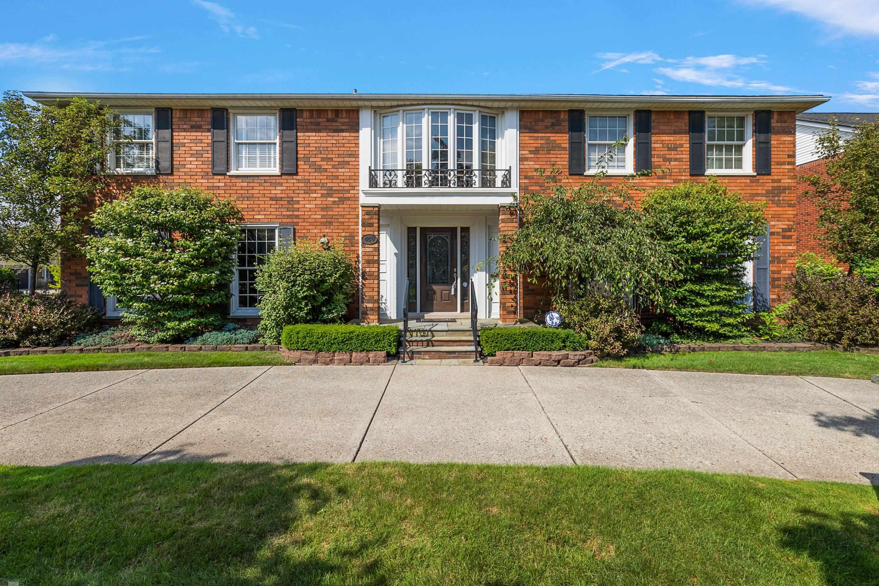 656 Canterbury Road Grosse Pointe Woods, MI 48236 - Photo 2 of 77