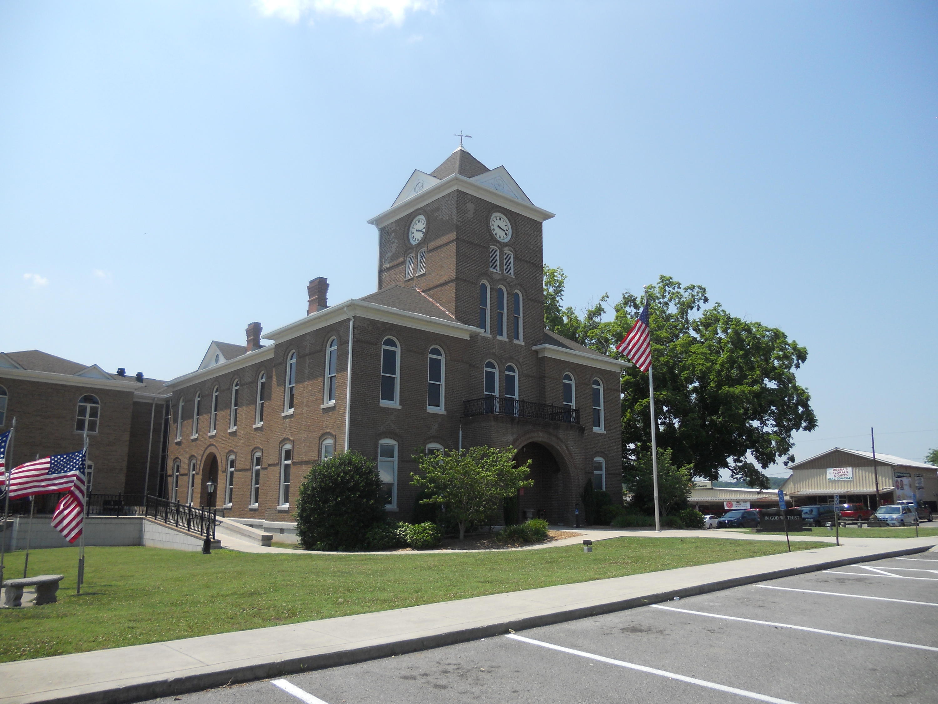 48 Espalier Drive, Unit 48 Decatur, TN 37322 - Photo 12 of 14 Courthouse Square