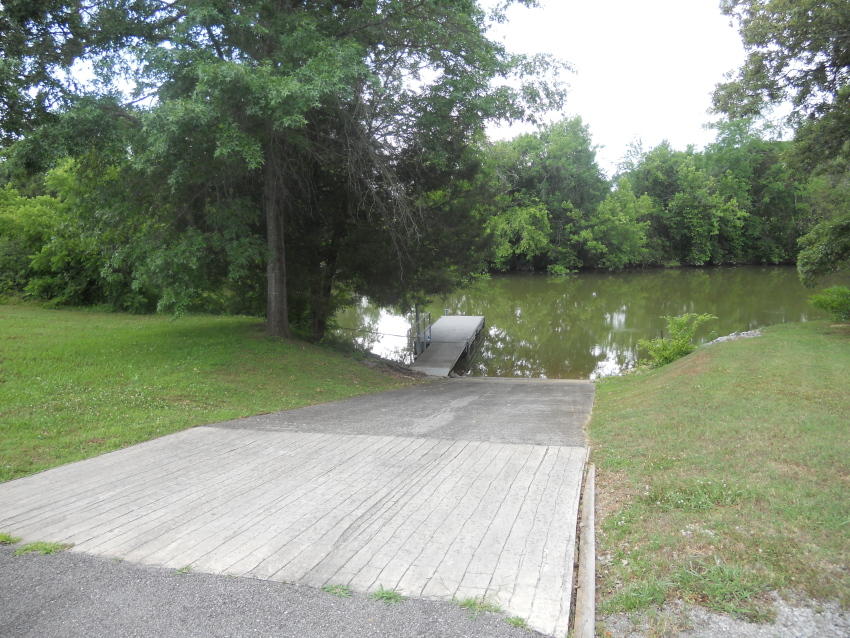 48 Espalier Drive, Unit 48 Decatur, TN 37322 - Photo 9 of 14 Community Boat Ramp