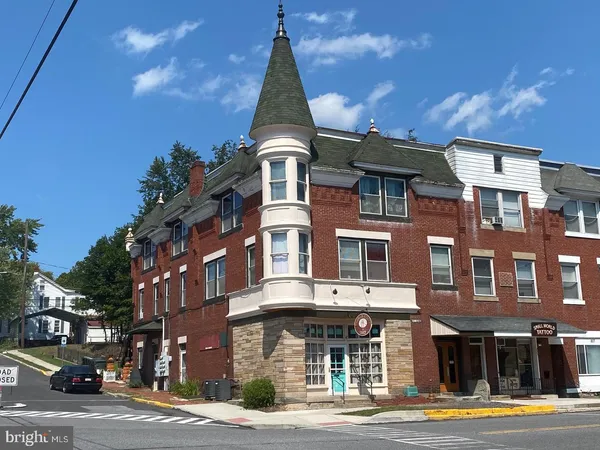 $1,300 | 201 East Market Street, Orwigsburg, PA 17961