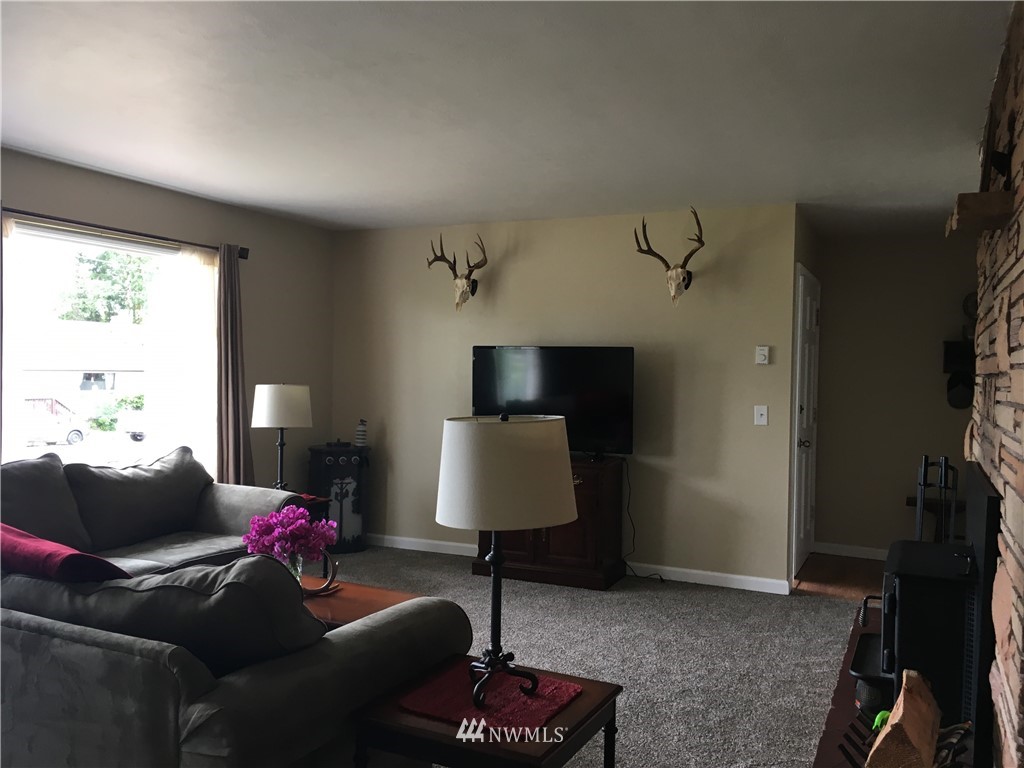 1809 Military Road Centralia, WA 98531 - Photo 4 of 18 Gallery Image 4