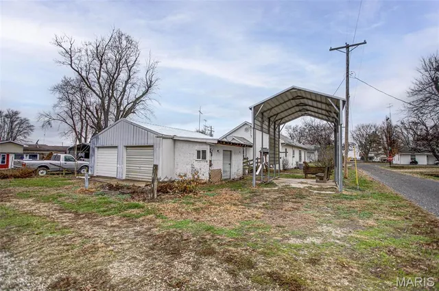 $65,000 | 349 Locust Street, Eldred, IL 62027