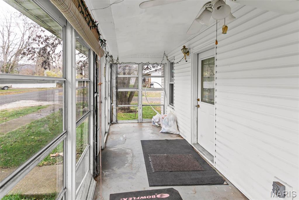 349 Locust Street Eldred, IL 62027 - Photo 6 of 39