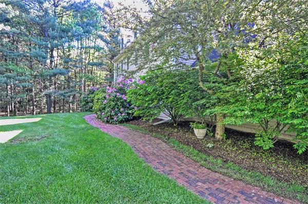 17 Fredrickson Road Norfolk, MA 02056 - Photo 3 of 30