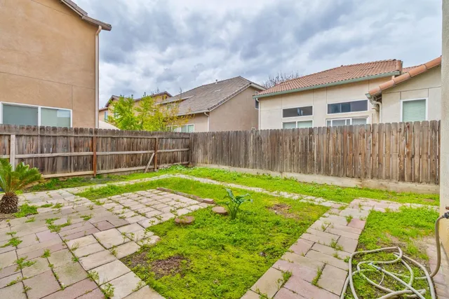 $384,900 | 1744 West Dali Way, Hanford, CA 93230