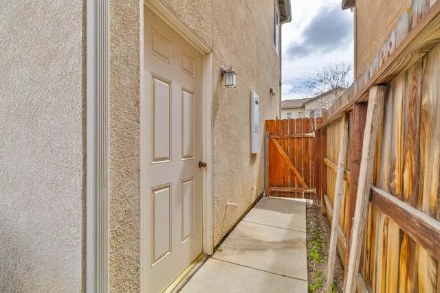 $384,900 | 1744 West Dali Way, Hanford, CA 93230