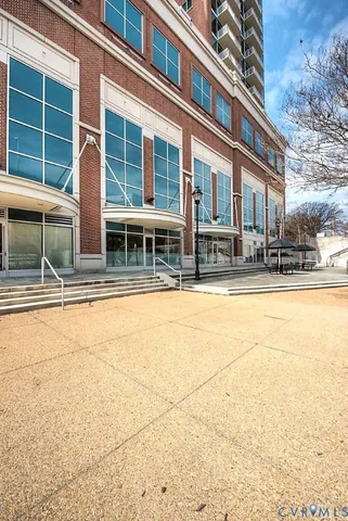 $2,100 | 301 Virginia Street, Unit U1710, Richmond, VA 23219
