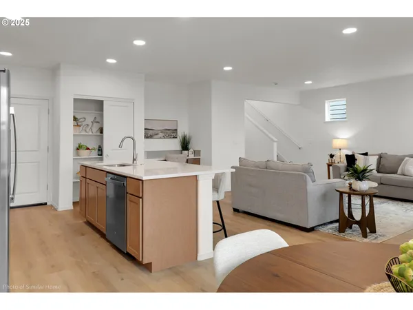 $399,990 | 2363 West 10th Avenue, Junction City, OR 97448