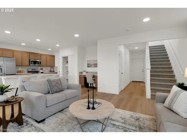 $399,990 | 2363 West 10th Avenue, Junction City, OR 97448