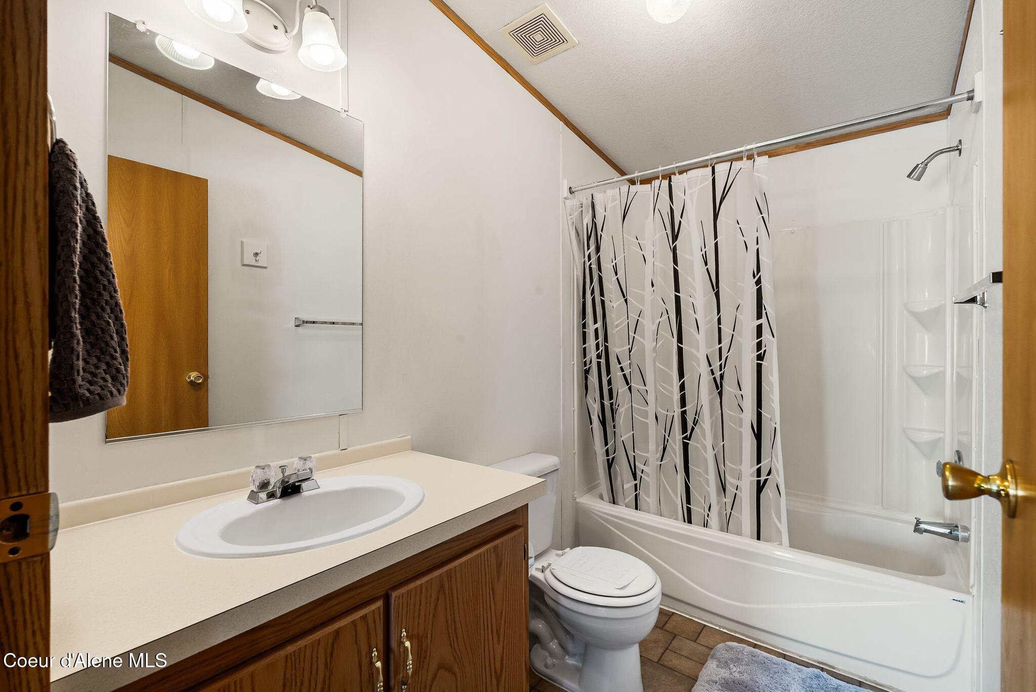 302 Mill Road Dover, ID 83825 - Photo 20 of 35 Second Bath