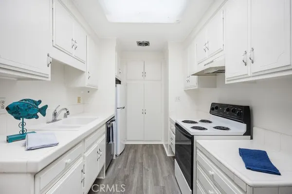 $299,888 | 2119 Via Puerta, Unit Q, Laguna Woods, CA 92637