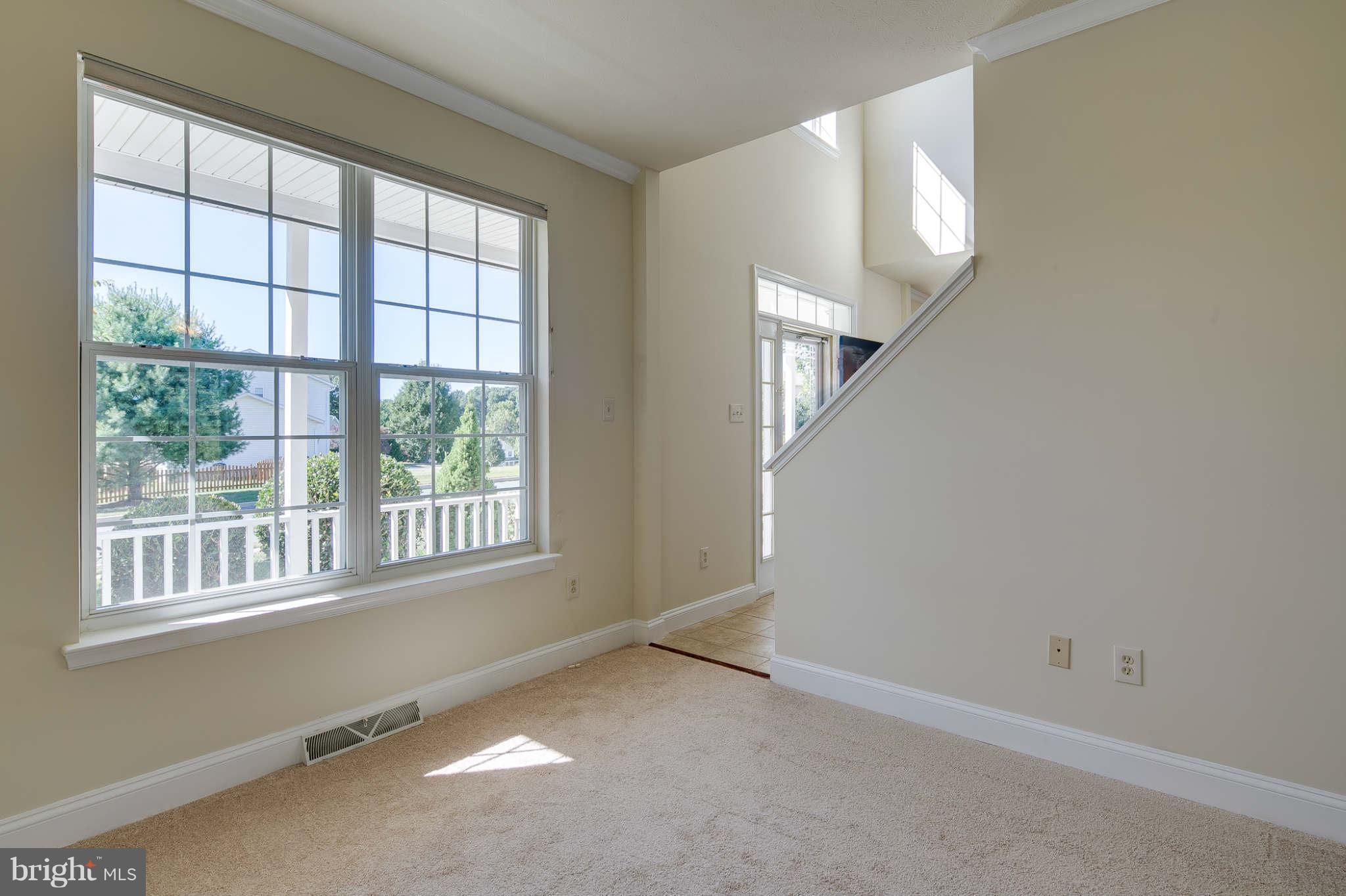 6603 Allen Road Sykesville, MD 21784 - Photo 8 of 30 Living Room