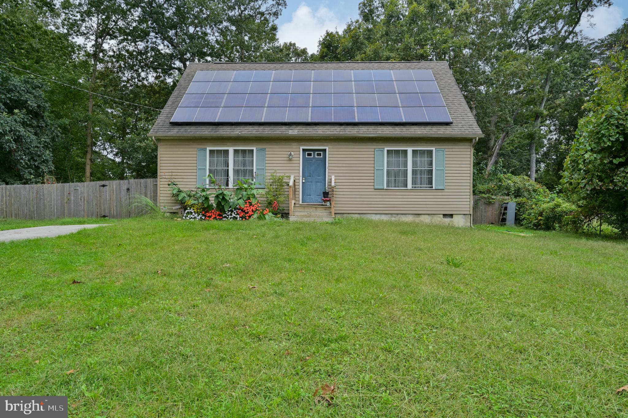 421 Evergreen Road Millville, NJ 08332 - Photo 18 of 26 a view of a house with a garden