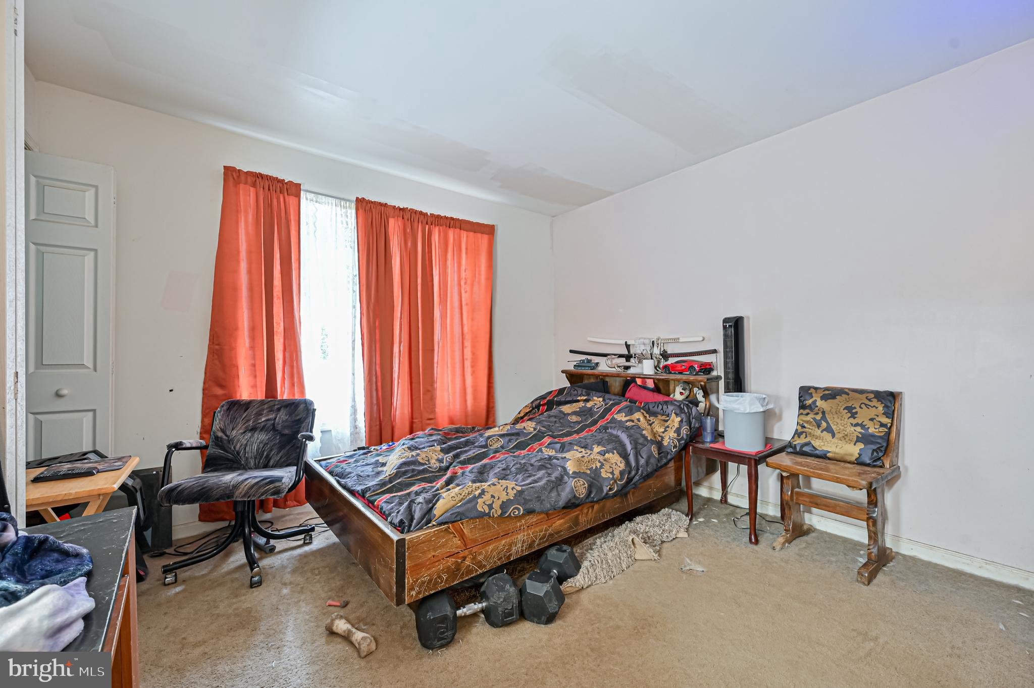 421 Evergreen Road Millville, NJ 08332 - Photo 8 of 26 a bedroom with furniture and a window