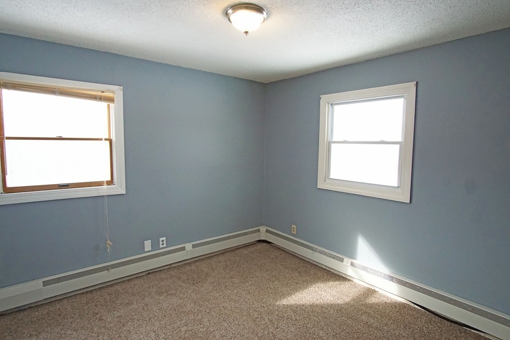 40 Old Farm Road Springfield, MA 01119 - Photo 13 of 16 an empty room with a window