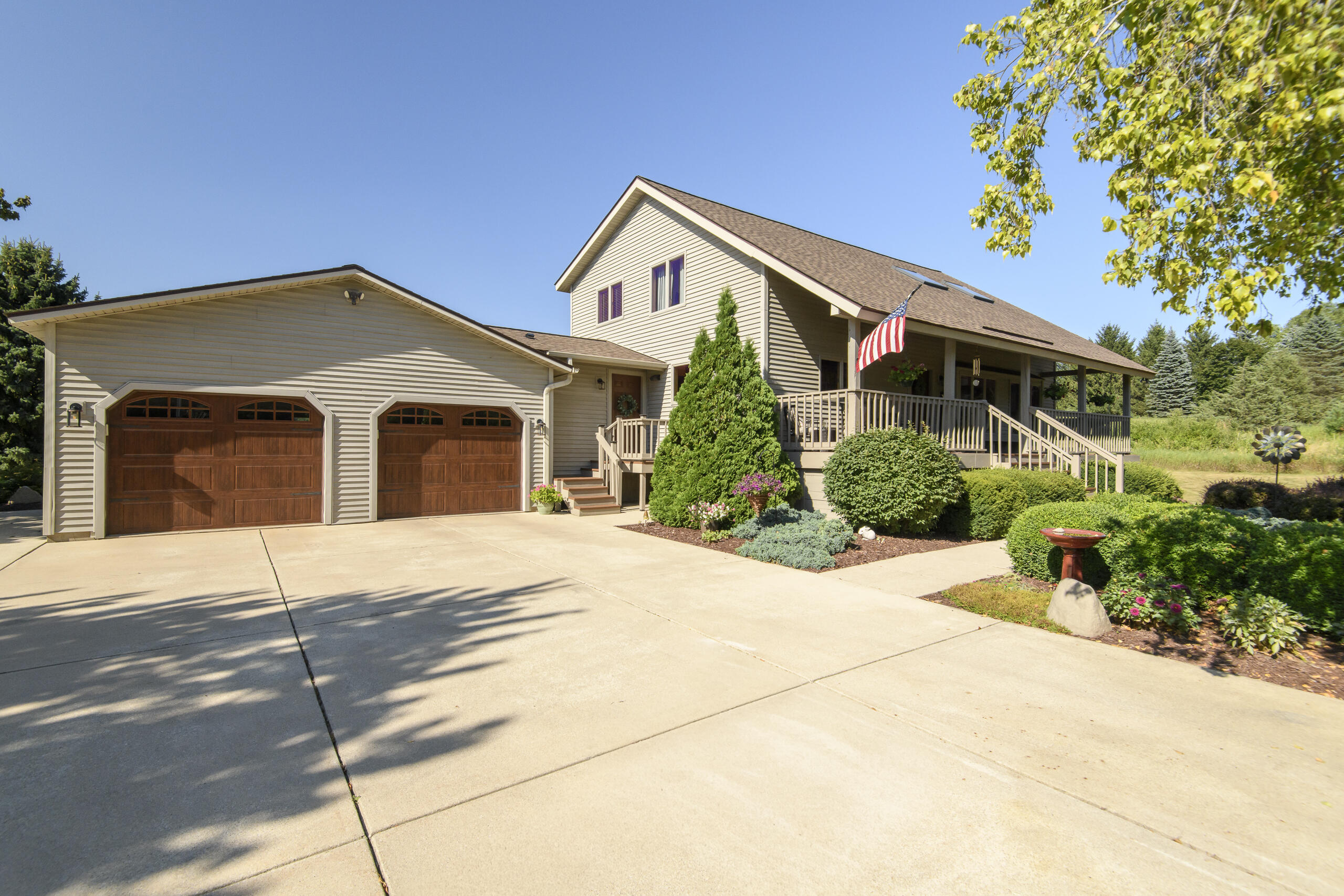 W349S2296 Waterville Road Ottawa, WI 53066 - Photo 54 of 62 Beautiful Landscaping