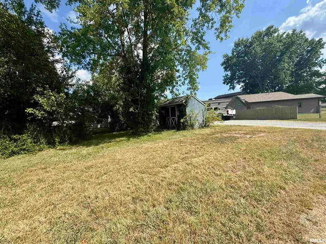 $39,000 | 212 West Sylvia Avenue, Christopher, IL 62822