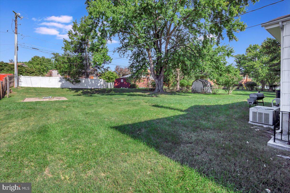 3512 Kings Point Road Randallstown, MD 21133 - Photo 47 of 47 side yard view