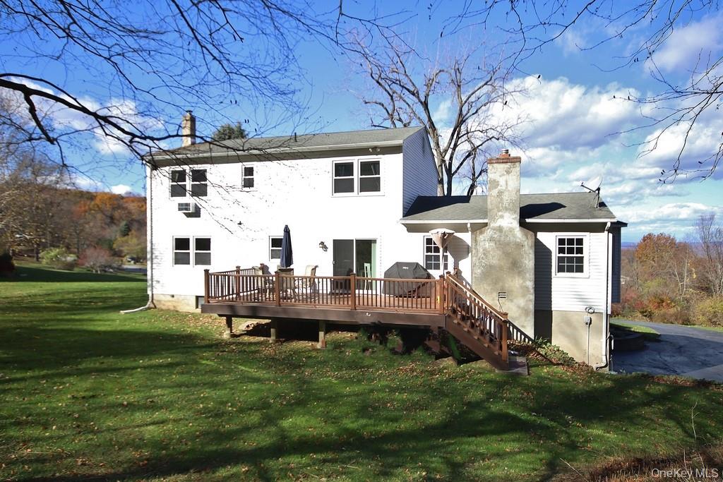 7 Farview Road Hopewell Junction, NY 12533 - Photo 29 of 32 a front view of a house with garden