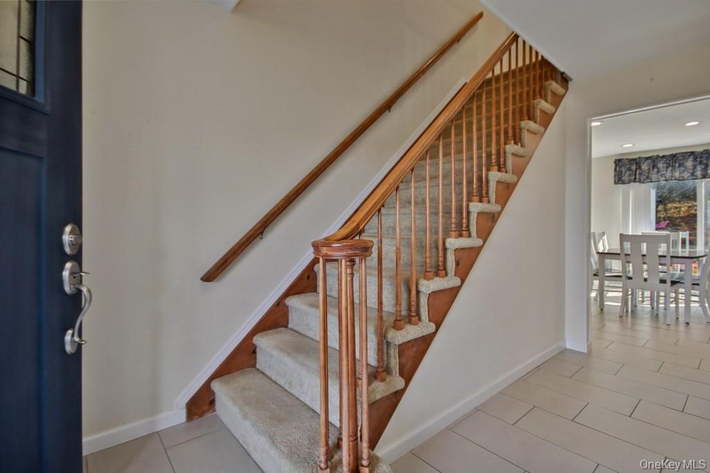 7 Farview Road Hopewell Junction, NY 12533 - Photo 6 of 32 a view of entryway