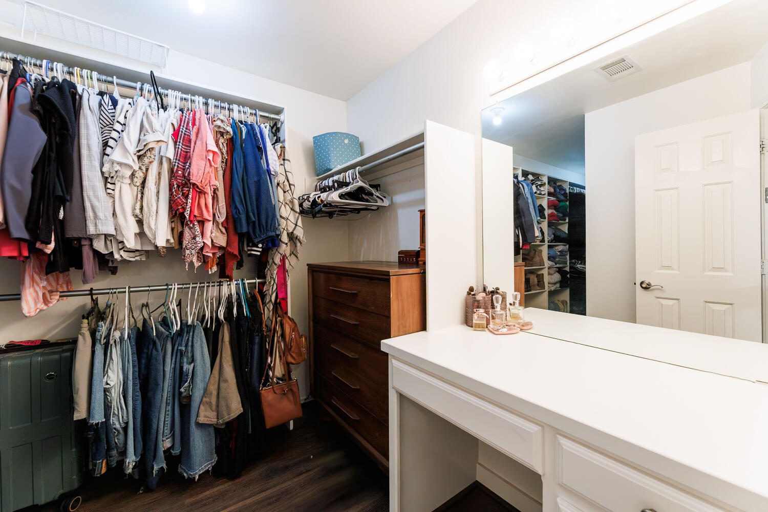 5504 101st Street Lubbock, TX 79424 - Photo 33 of 50 a bathroom with a sink and a mirror