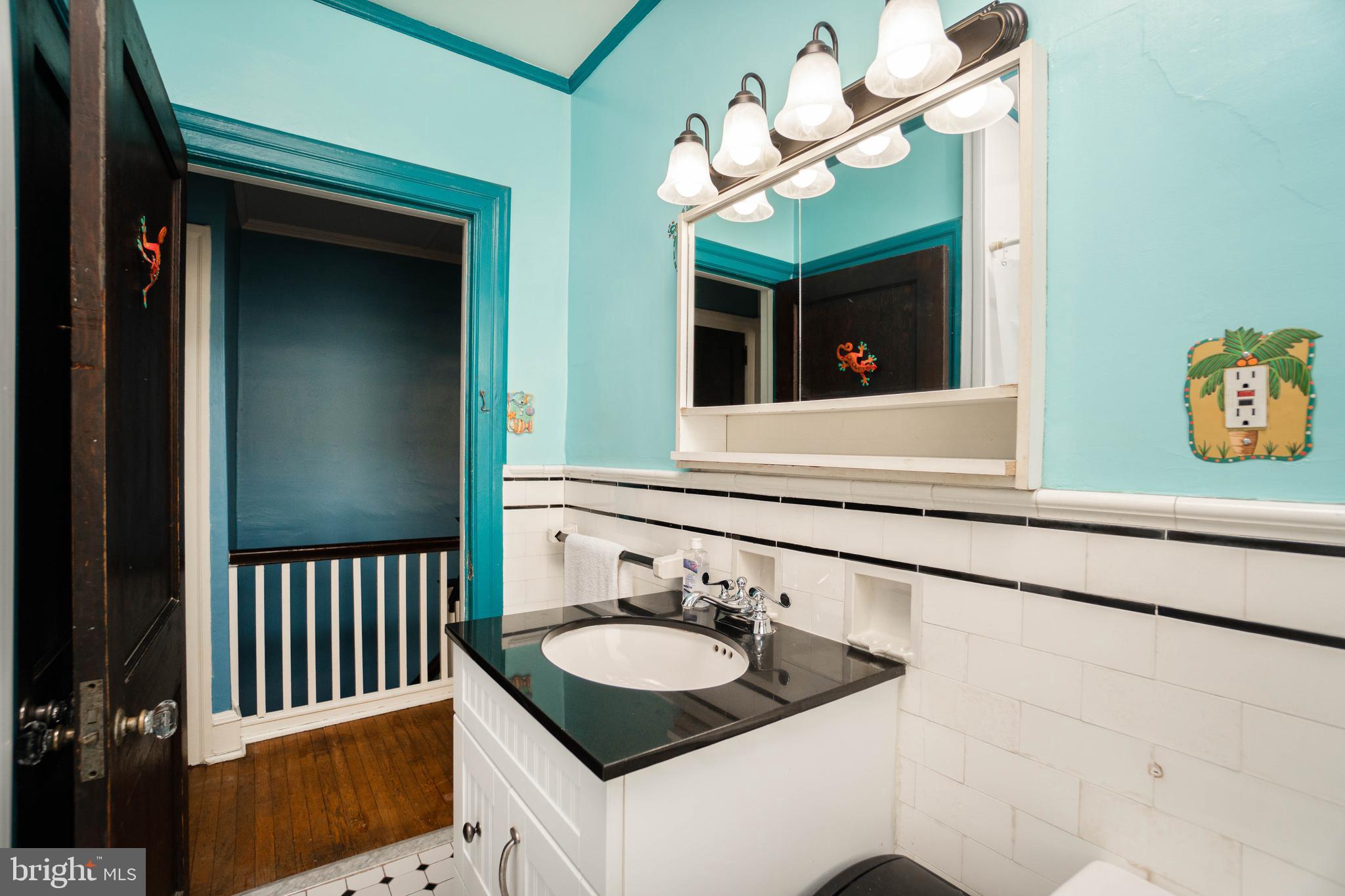 152 Glencoe Road Upper Darby, PA 19082 - Photo 26 of 48 Hall Full Bathroom