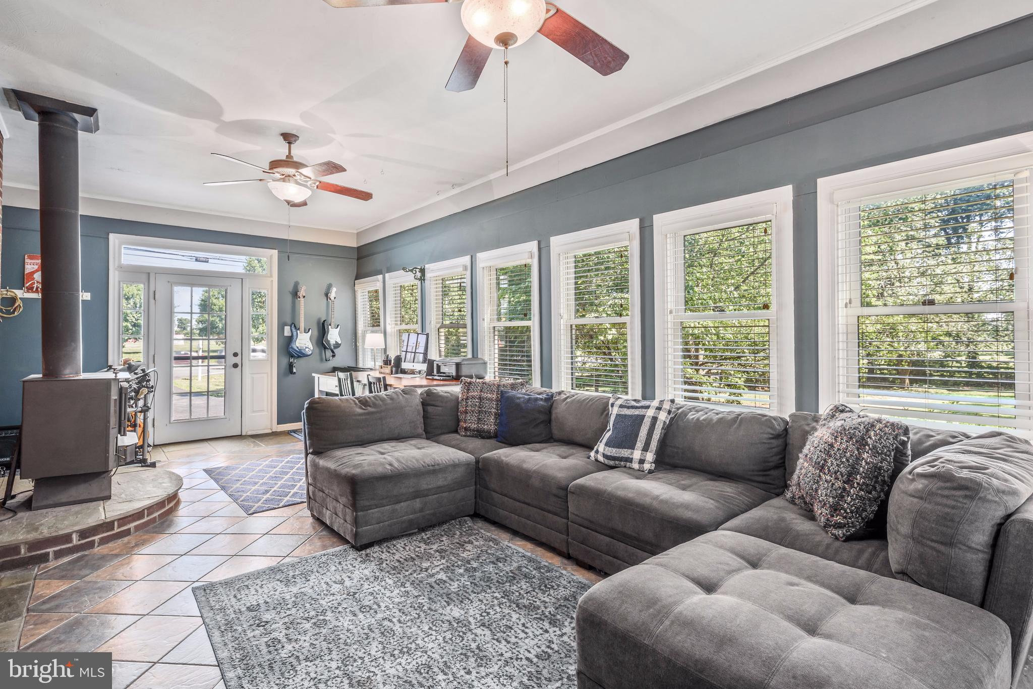 19253 Evergreen Mills Road Leesburg, VA 20175 - Photo 11 of 35 Family Room